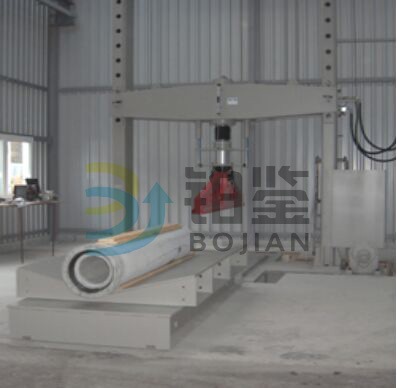 The oil cylinder loads the external pressure test device. The oil cylinder loads the external pressure test device.