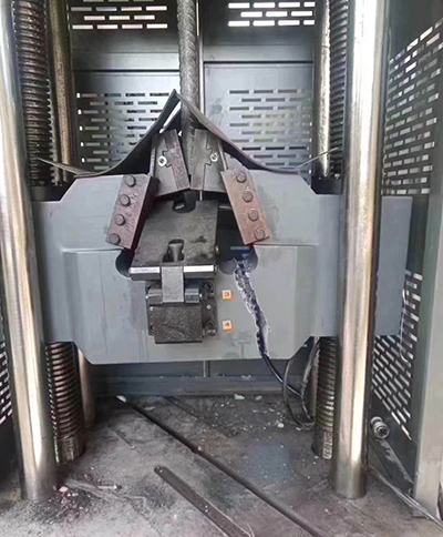 試驗機損壞圖.jpg 試驗機損壞圖.jpg