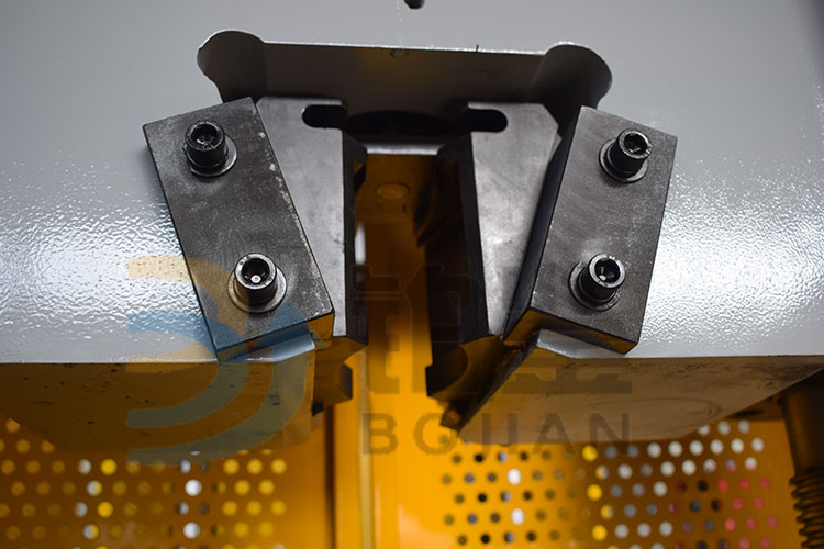 BJWE-S1000D數(shù)顯式液壓萬(wàn)能試驗(yàn)機(jī)